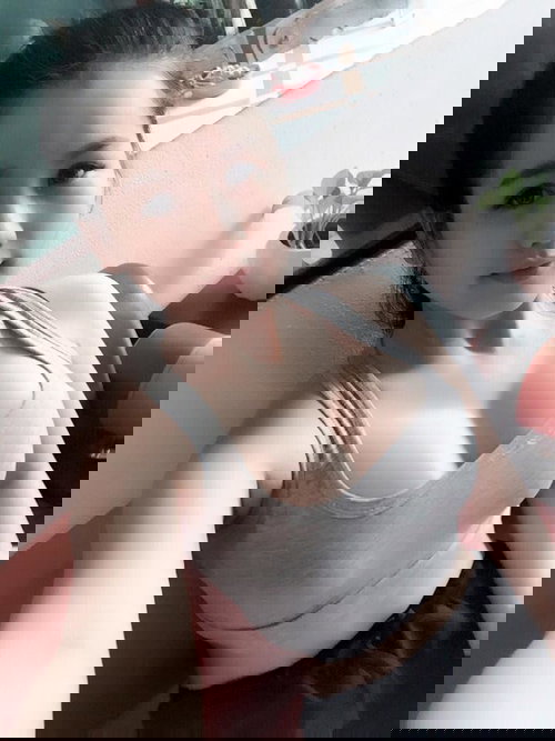 Hồng Chi – vếu vếu vếu hack