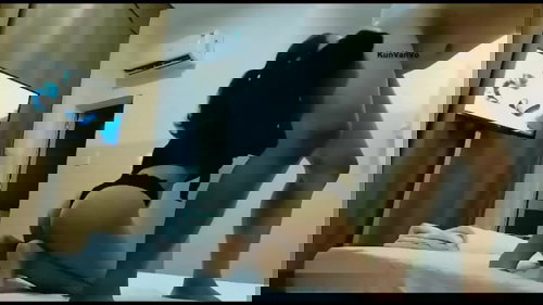 Với em 1 tiếng trong nhà nghỉ là không đủ